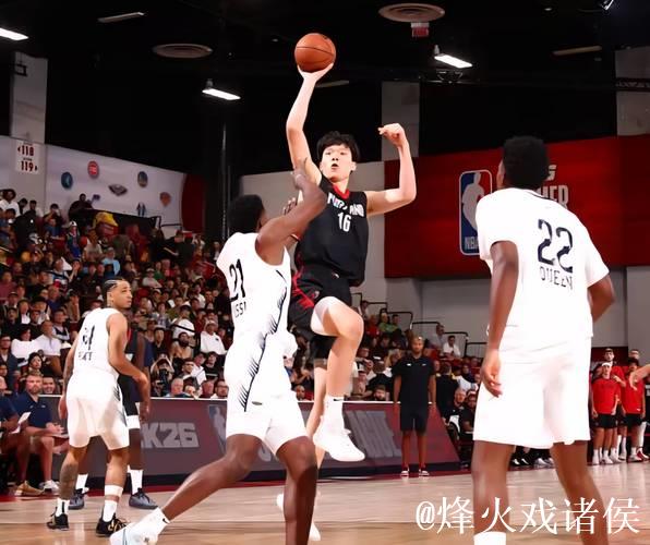 杨瀚森首次两双！攻防升级，篮下单打与体能全开，效率爆表！