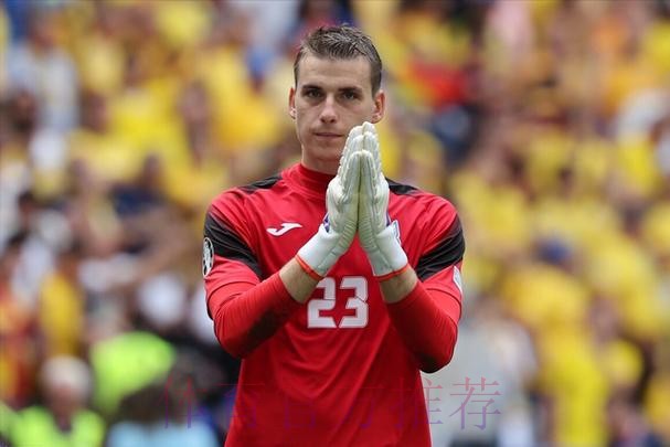 世体:卢宁可能选择离队 皇马需寻找新的二号门将